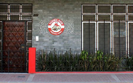 Flying Dog Hostel Икитос Экстерьер фото